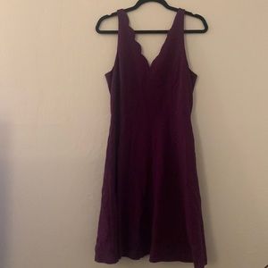 Lark & Ro scalloped dress and a-line figure